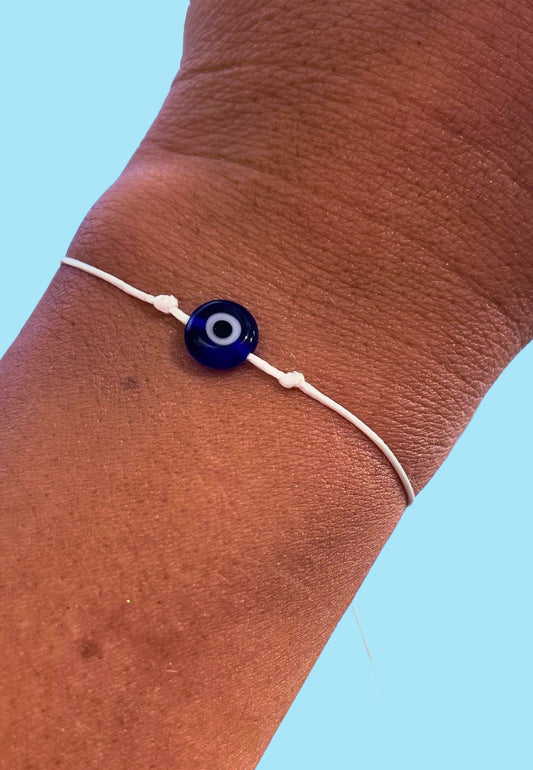 "Evil" eye macramé string bracelet in silver choose color